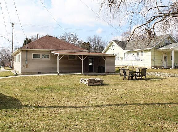 3rd image of 401 E Lawn Ave