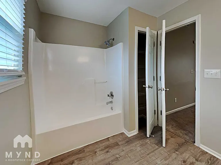 105 W Carolina St — Photo 13