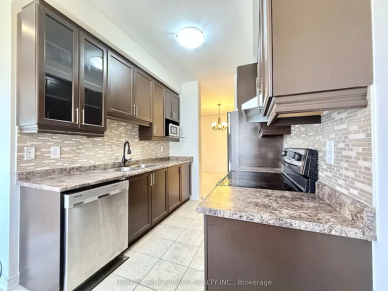 158 Harvest Hills Blvd — Photo 6