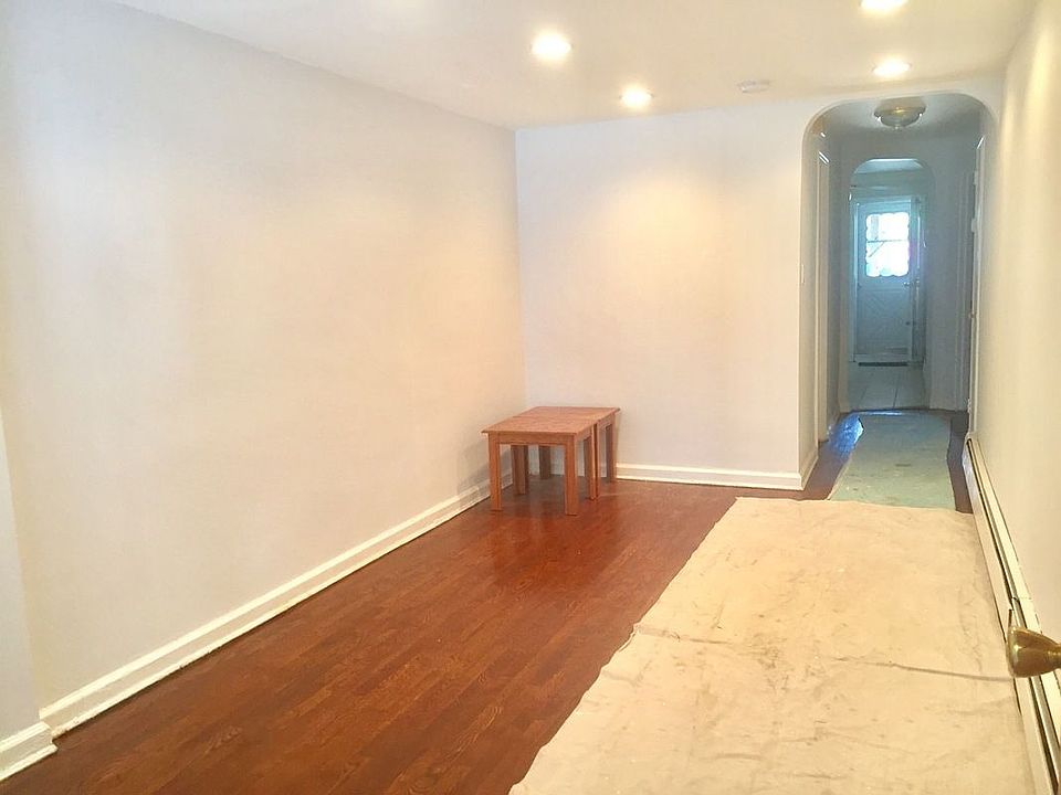 1st image of 216 Bay 13th St #1