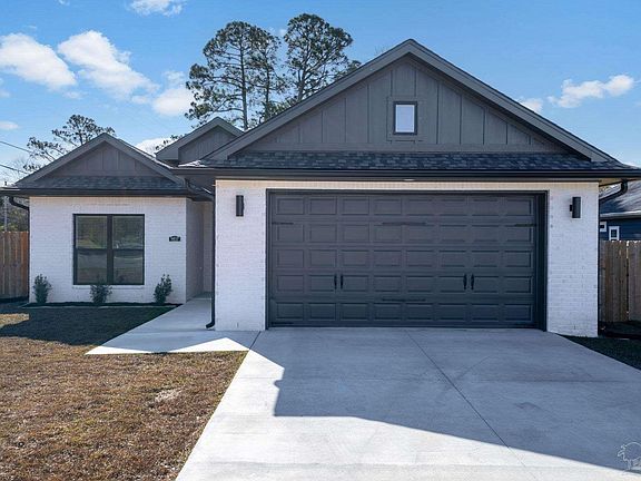 2nd image of 1417 Claridge Pl