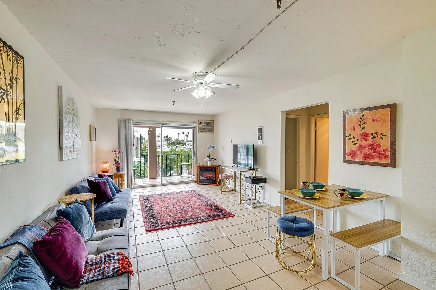 2 bed, 2.0 bath, 904 sqft, $2,981 — Photo 2