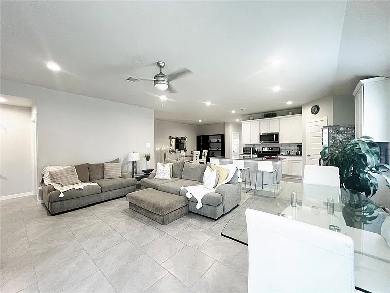 3315 Dagostino Creek Dr — Photo 4