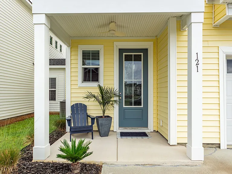 121 Hawthorne Landing Dr — Photo 2