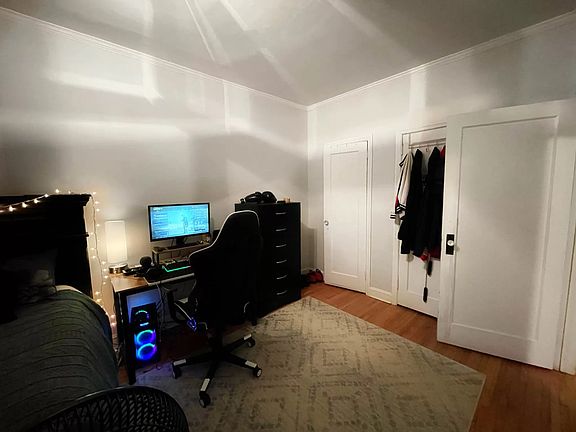 4th image of 3034 47th St