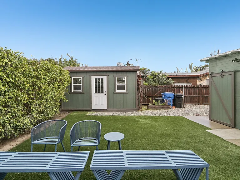 2747 Denby Ave — Photo 22
