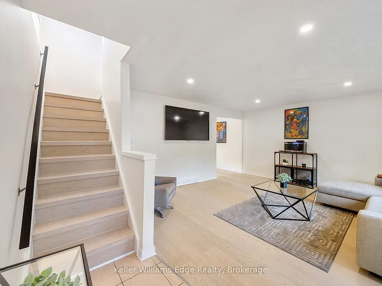153 Dudhope Ave — Photo 10