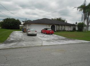 2517 Lakeview Dr, Lehigh Acres, FL 33936