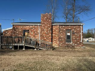 211 N Seba St, Hurst, IL 62949