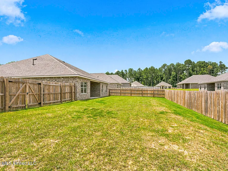 429 Piney Dr — Photo 31