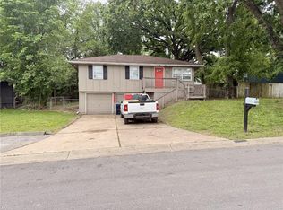 15201 E 48th Ter, Kansas City, MO 64136