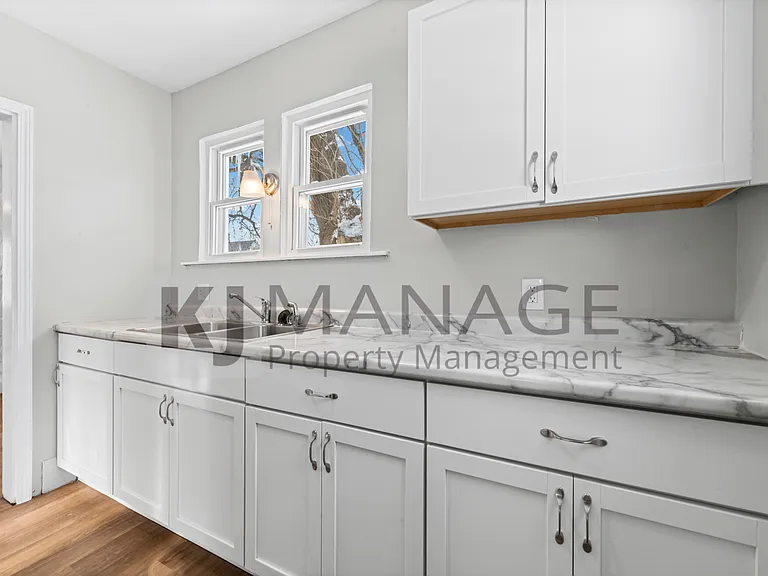 2460 2nd St — Photo 4