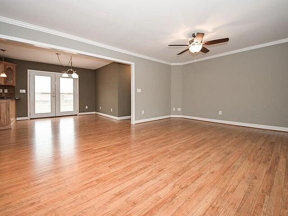 5th image of 419 Lakeview Dr SE