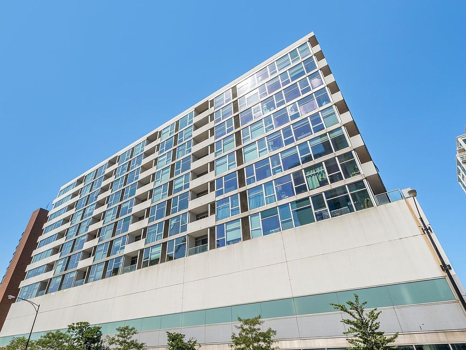 1st image of 630 N Franklin St APT 1111