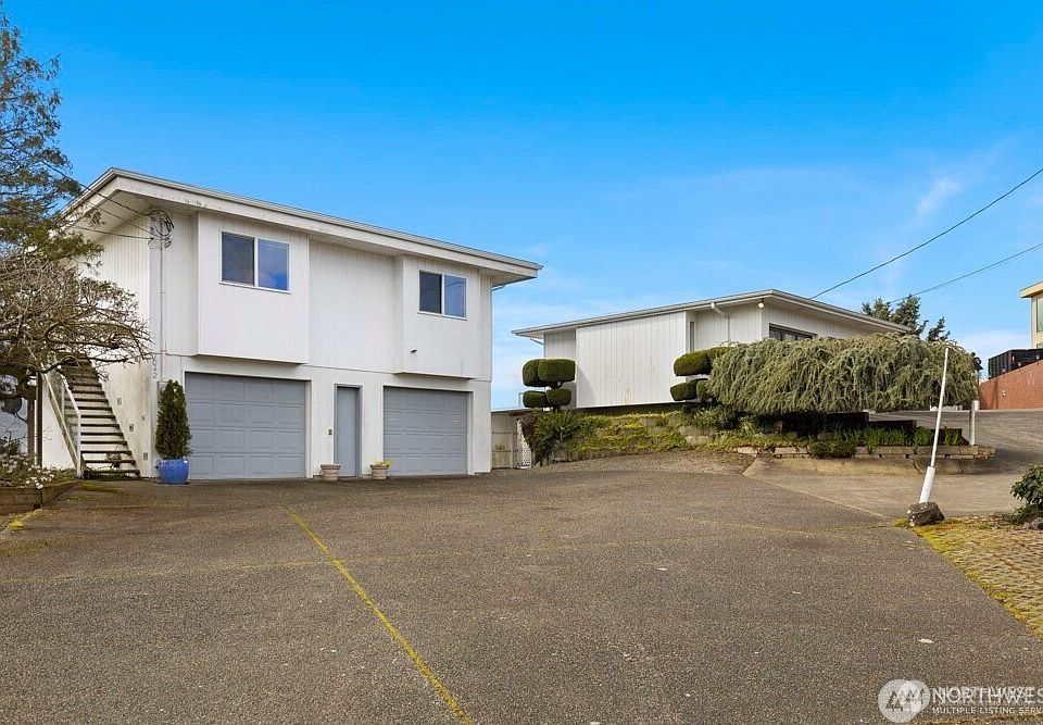 1st image of 1242 Browns Point Boulevard NE