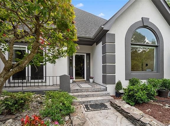 4th image of 15527 Eagleview Dr