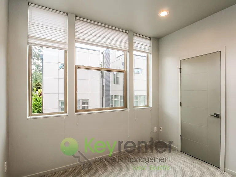 5259 Fauntleroy Way SW — Photo 17