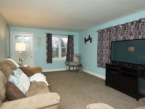3rd image of 169 Knox Ave