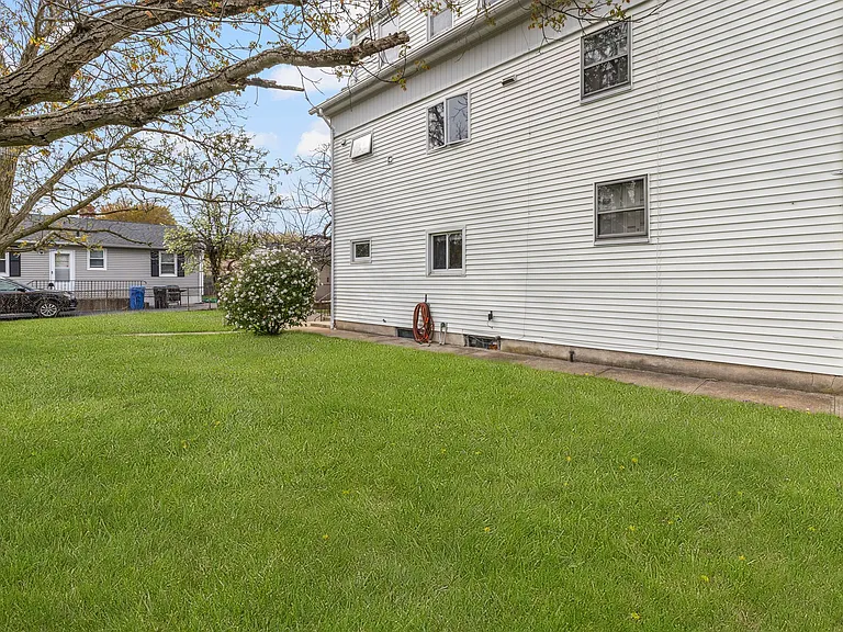 1561 Cranston St #1 — Photo 17