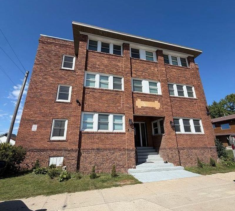 1st image of 810 7th St