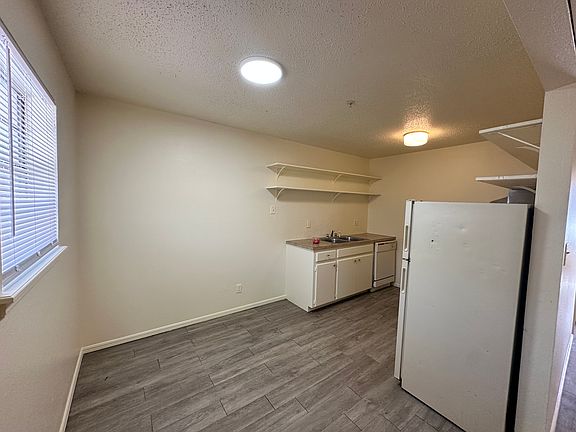 4th image of 6016 S Blackwelder Ave #9