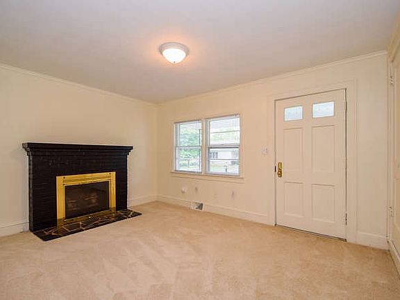 2nd image of 3522 Bunker Hill Dr