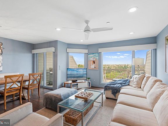 5th image of 40107 E Oceanside Dr Unit 34