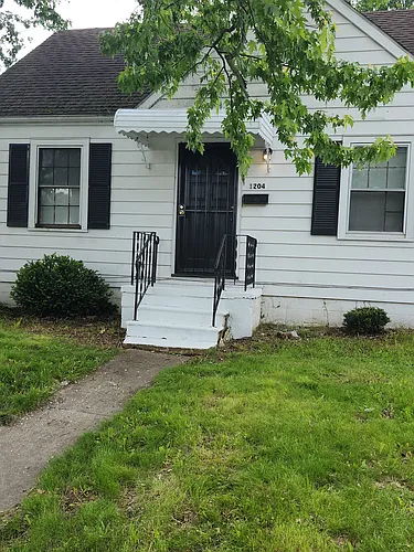 1204 Inman St Photo 1