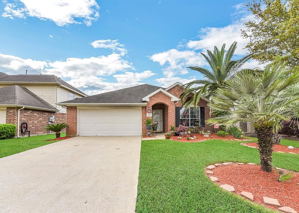 1st image of 2517 Artesia Dr
