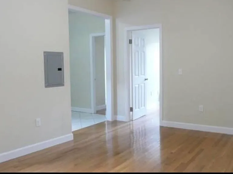 152 New York Ave #5 — Photo 8