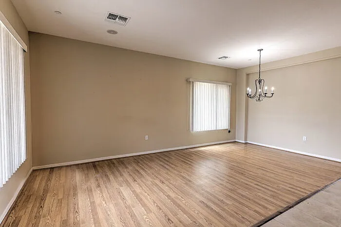 5 bed, 3.5 bath, 3187 sqft, $2,685 — Photo 4