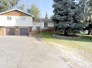 4990 Lake View Loop, Williston, ND 58801