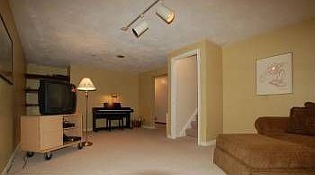 1st image of 12009 Red Oak Ct N