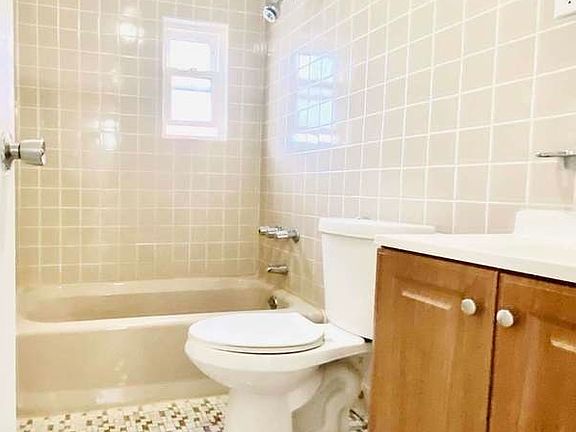 5th image of 1420 Newkirk Ave APT 2L