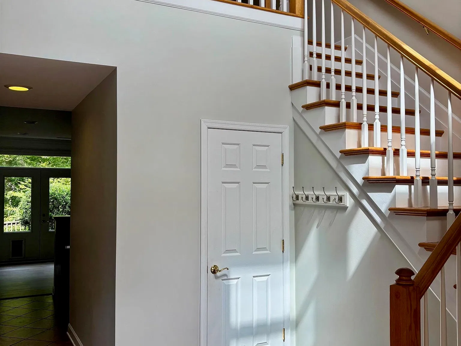 3 bed, 2.5 bath, 1717 sqft, $2,200 — Photo 2