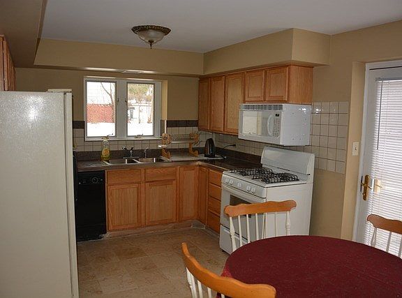 5th image of 680 Nolan Ave