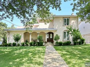 131 Van Nostrand Ave, Englewood Cliffs, NJ 07632