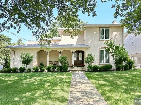 131 Van Nostrand Ave, Englewood Cliffs, NJ 07632