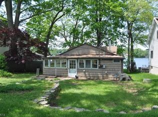 27 Sunset Ln, Landing, NJ 07850