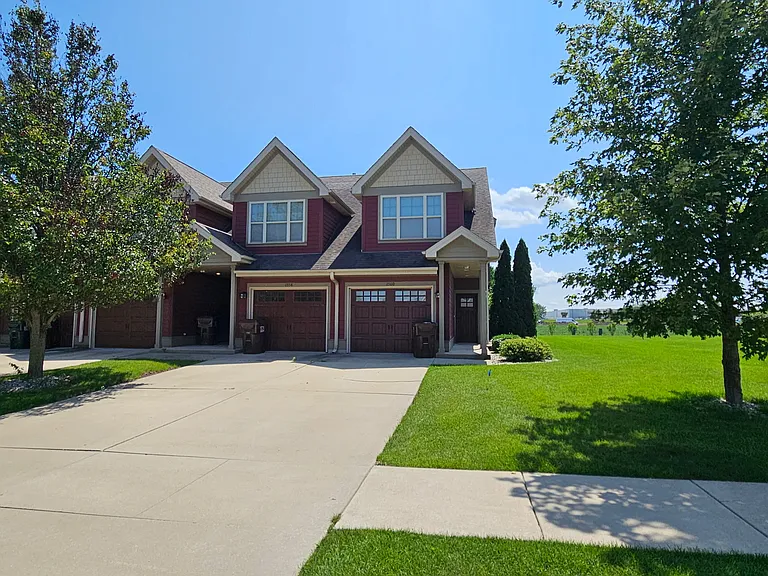 1560 Raven Dr — Photo 1