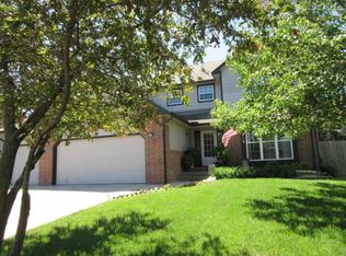 411 E Country Hills Ct, Augusta, KS 67010