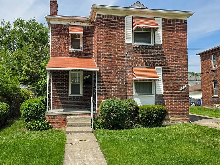 2926 Ewald Cir — Photo 1