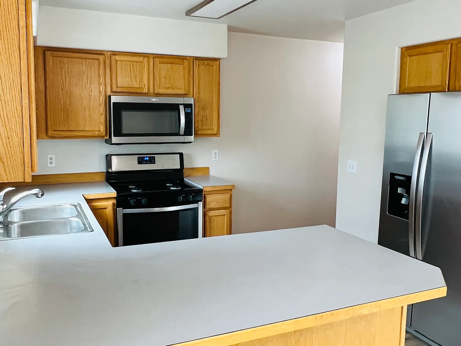3 bed, 1300 sqft, $2,350 — Photo 4