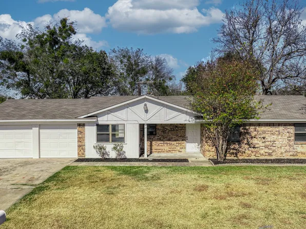 121 Meadow Ln, Aledo, TX 76008