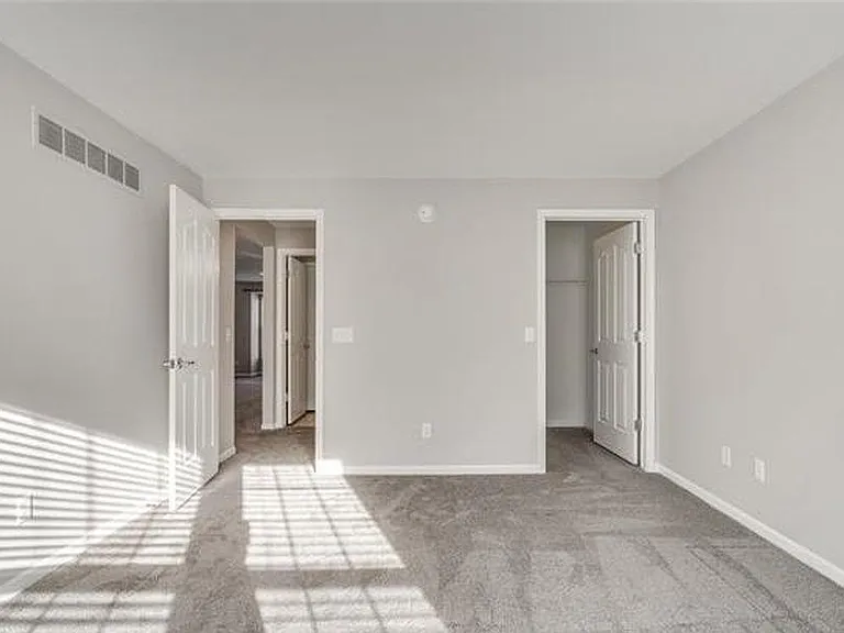 27859 Hopkins Dr — Photo 12