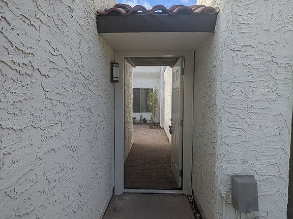 3rd image of 1544 S River Dr