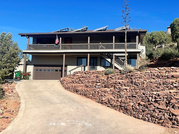 2nd image of 302 S Brassie Dr