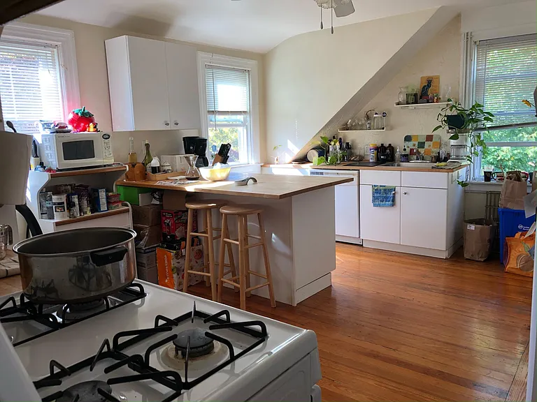 24 Sarah St #3 — Photo 7
