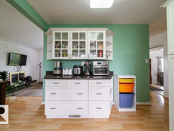 4th image of 4224 89th St NW