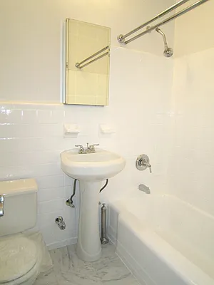 Rented by City Connections Realty | media 11